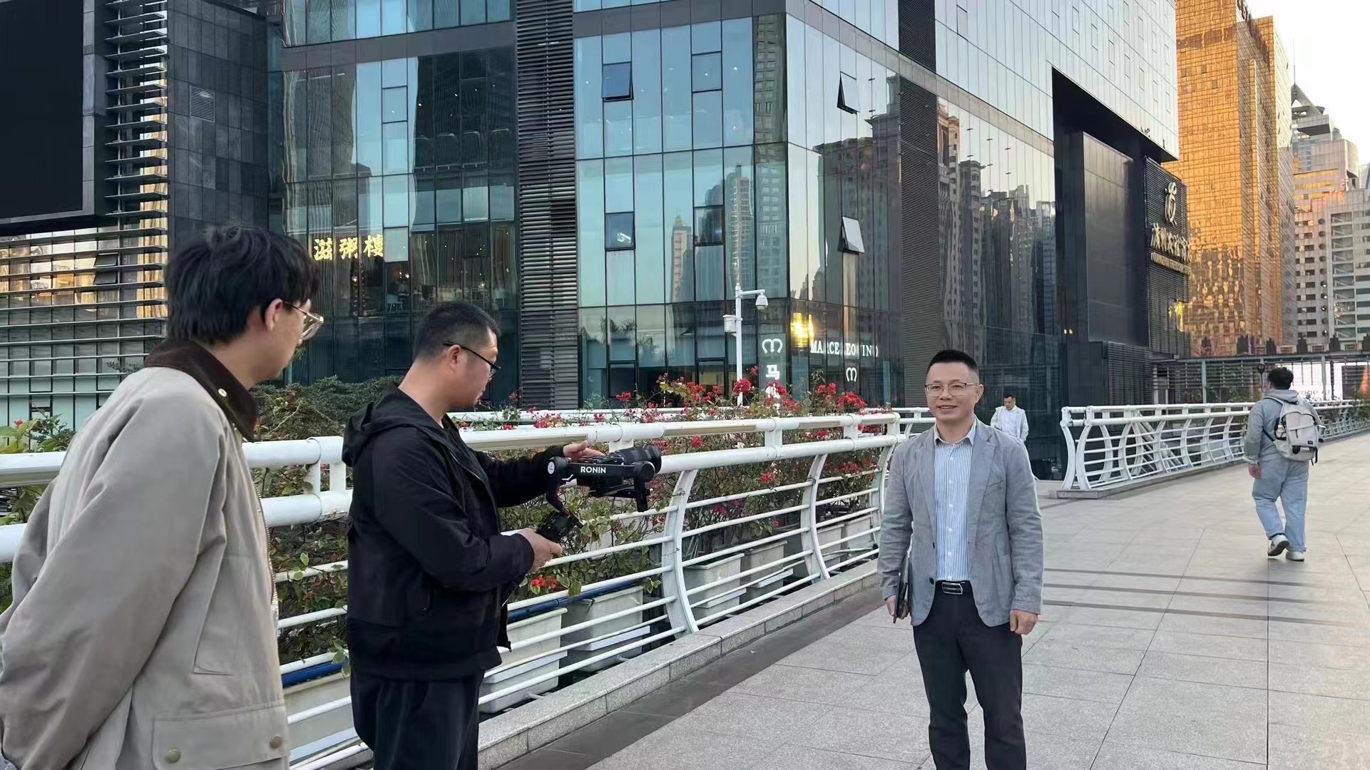 天南海北，順動(dòng)廣告拍攝老百姓創(chuàng)業(yè)故事